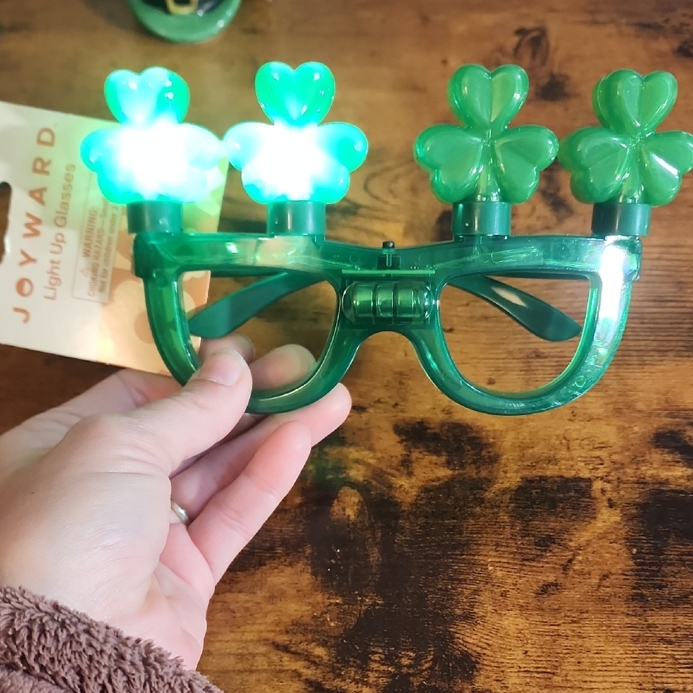 Green Light-Up Shamrock Party Glasses